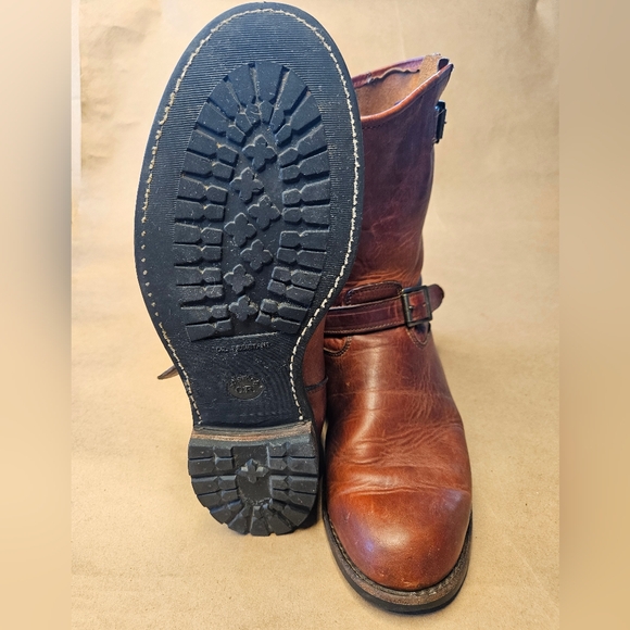 RARE Vintage UGG Men engineer boots brown leather. size 12 main image 7